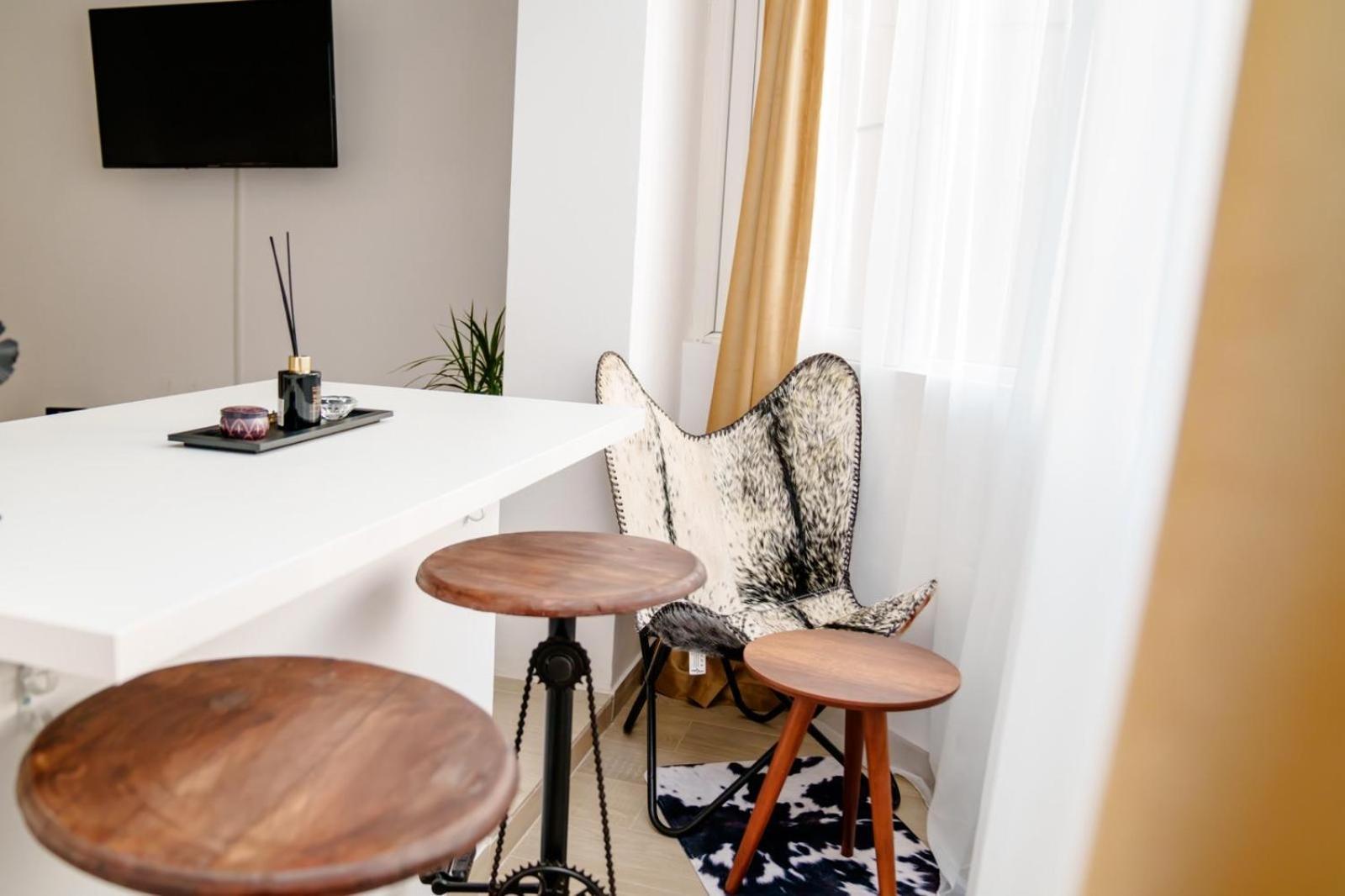 Studio Lounge Apartment Craiova Exterior photo